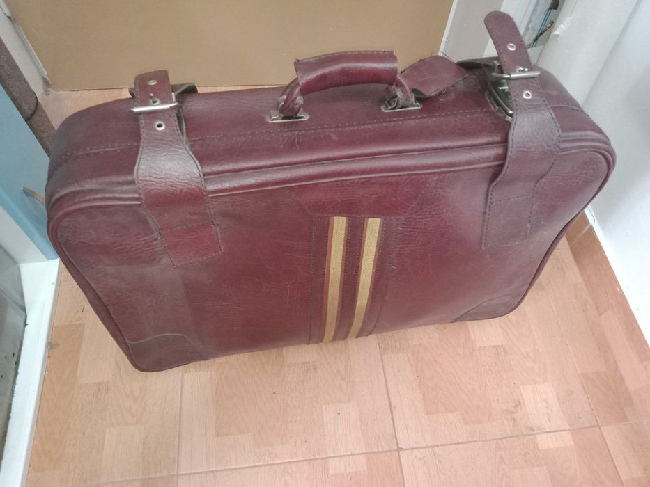 geamantan valiza din piele retro