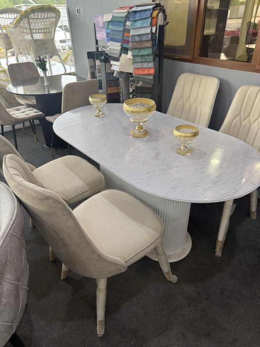 Kuxinniy stol stullar