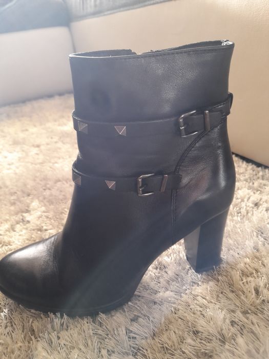 Vând ghete piele dama scurte cu toc mas.37 noi
