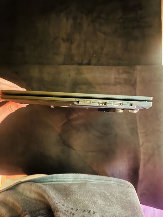 Laptop ASUS vivobook 15 (doar la schimb )