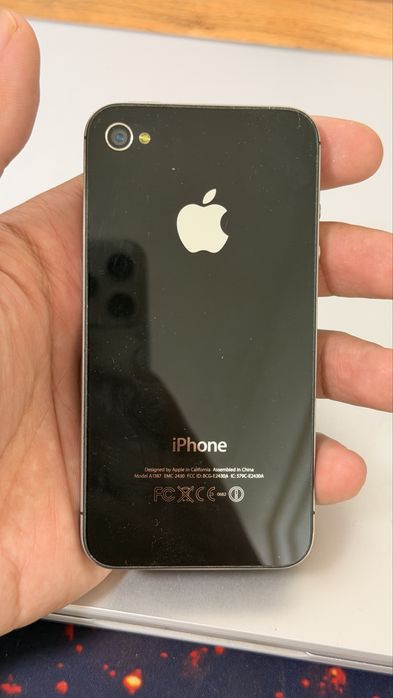 Iphone 4 G в отличном состояние Антикварь работает без ремонта