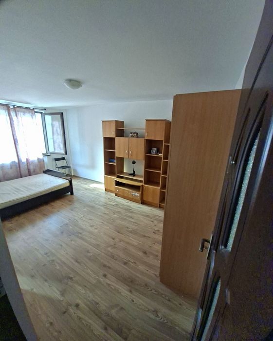 Închiriez garsoniera  pe termen  lung