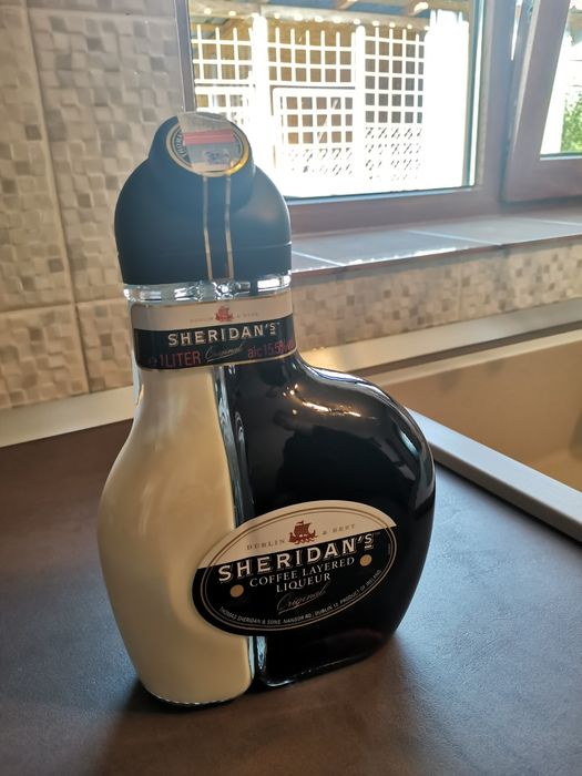 Vând Sheridan's de 1 l
