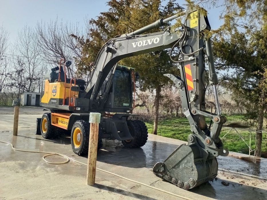Ekskavator sotiladi rusumi VOLVO EW 140 E