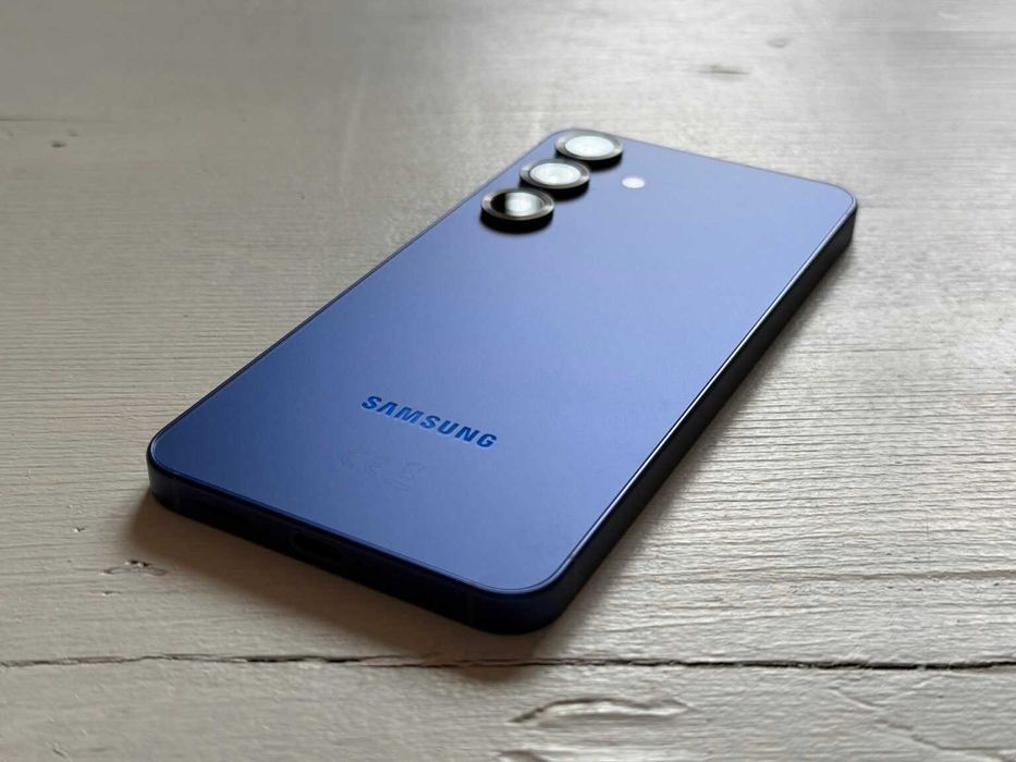 ЧИСТО НОВ - оригинален Samsung Galaxy S25 - 12GB RAM, 256GB + ПОДАРЪЦИ