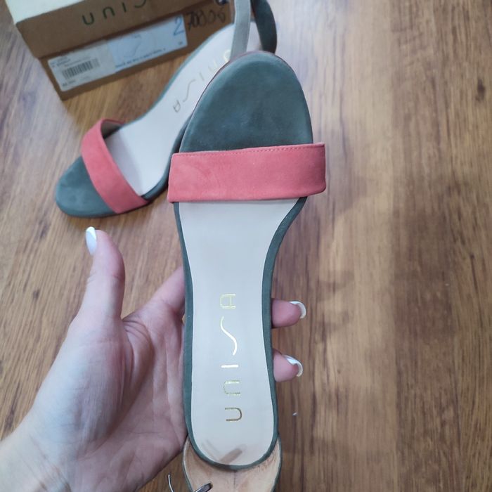 Босоножки замшевые