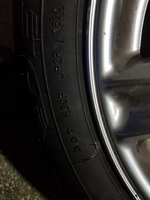 Vand/Schimb jante golf 4 cu TELEVIZOR!!