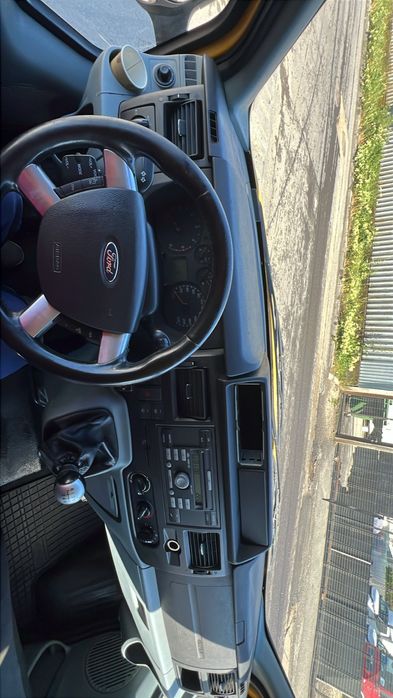 Ford transit 2011 8+1      9 locuri