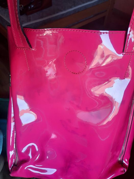 Прекрасни лачени, цветни чанти