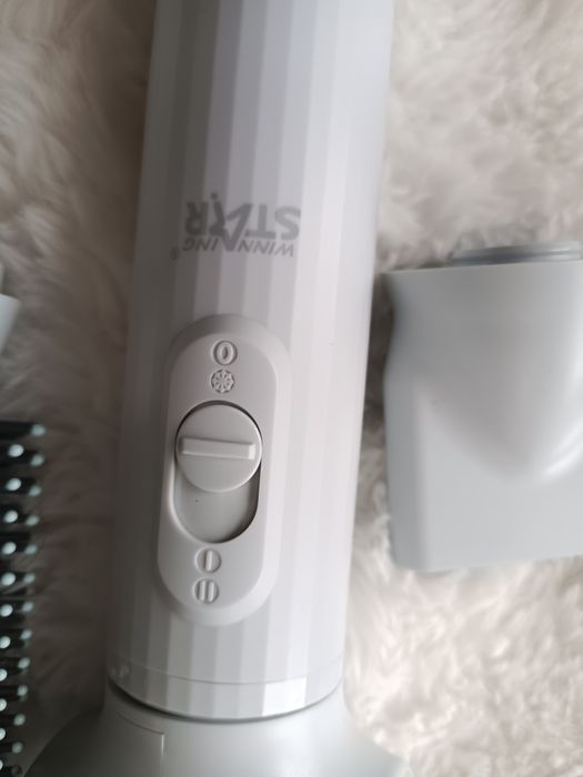 Фен-щетка с насадками