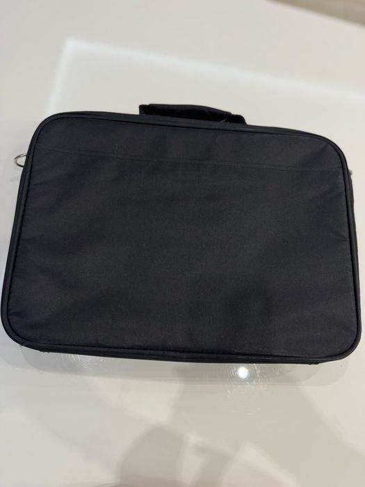 Чанта за лаптоп с дълга дръжка