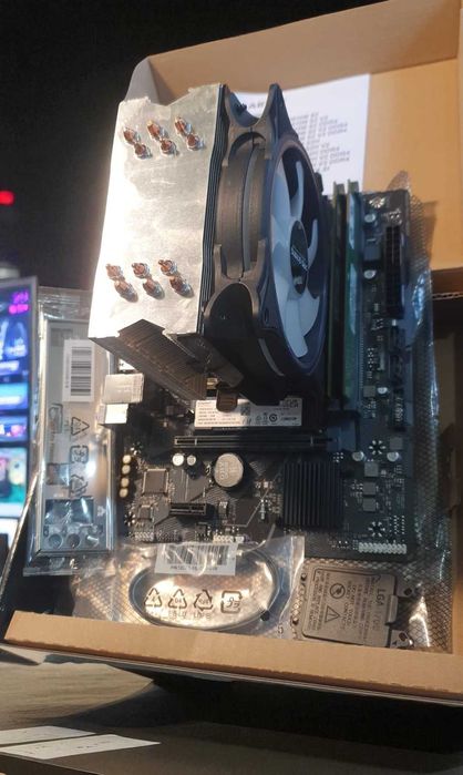 KIT i5 14400f 4.7 Ghz, Placa Gigabyte H610M, 32GB DDR4, NVme 256