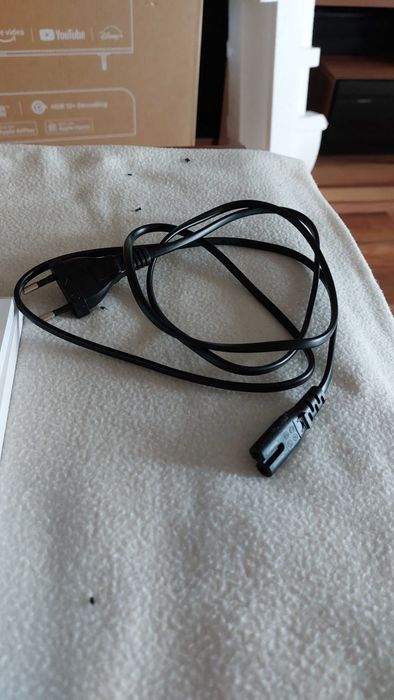 Телевизор Hisense 50 на части