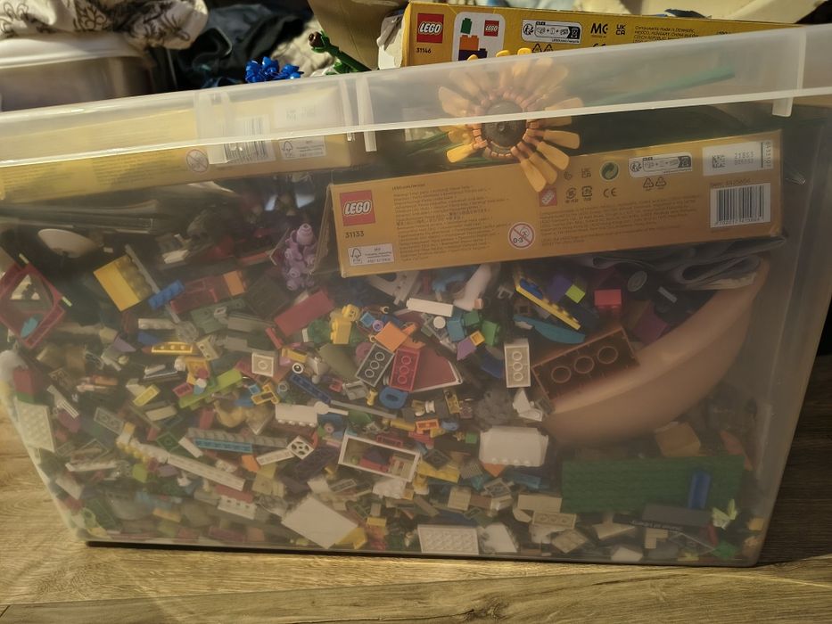 Lego ,10 kg + ,unele noi