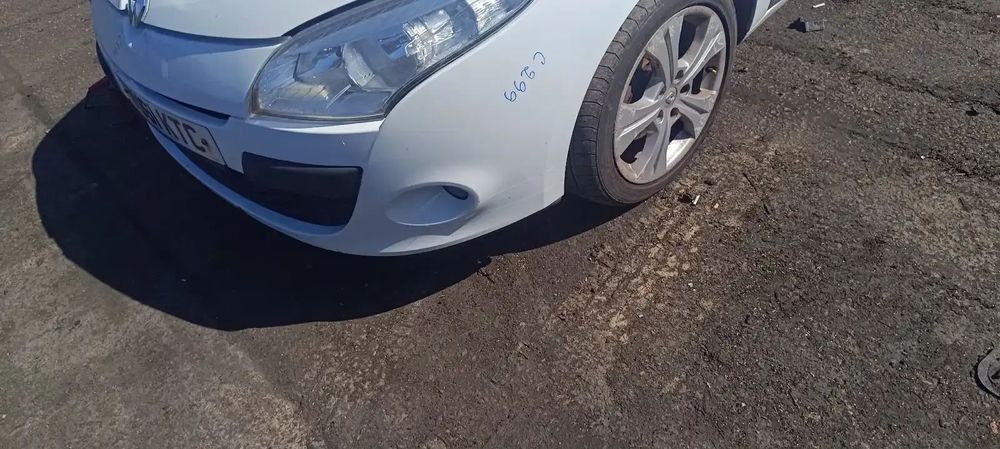 Dezmembrari / Dezmembrez Renault Megane 3 1.9 F9Q cutie viteze ND4(001) cod culoare OV369 - ICE WHITE BC