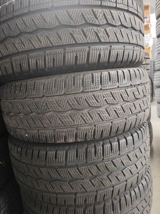 4бр.зимни гуми 235/65/16C Hankook