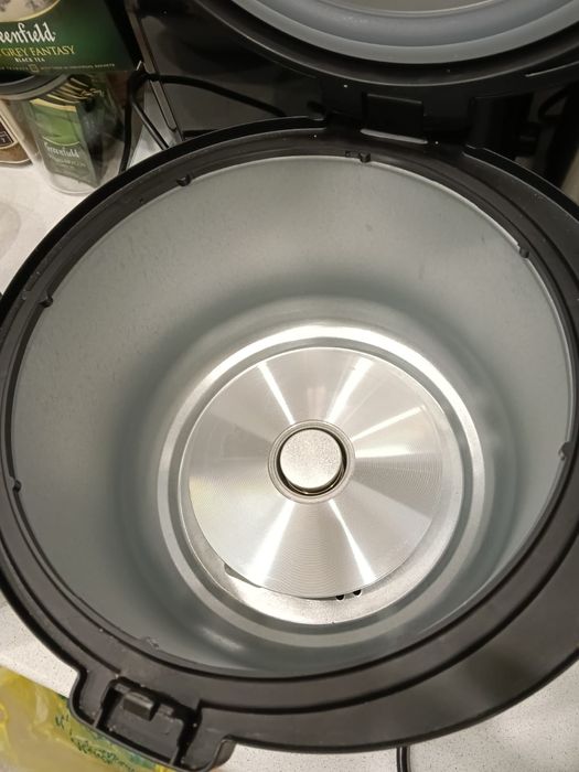 Мультиварка в отличном состоянии