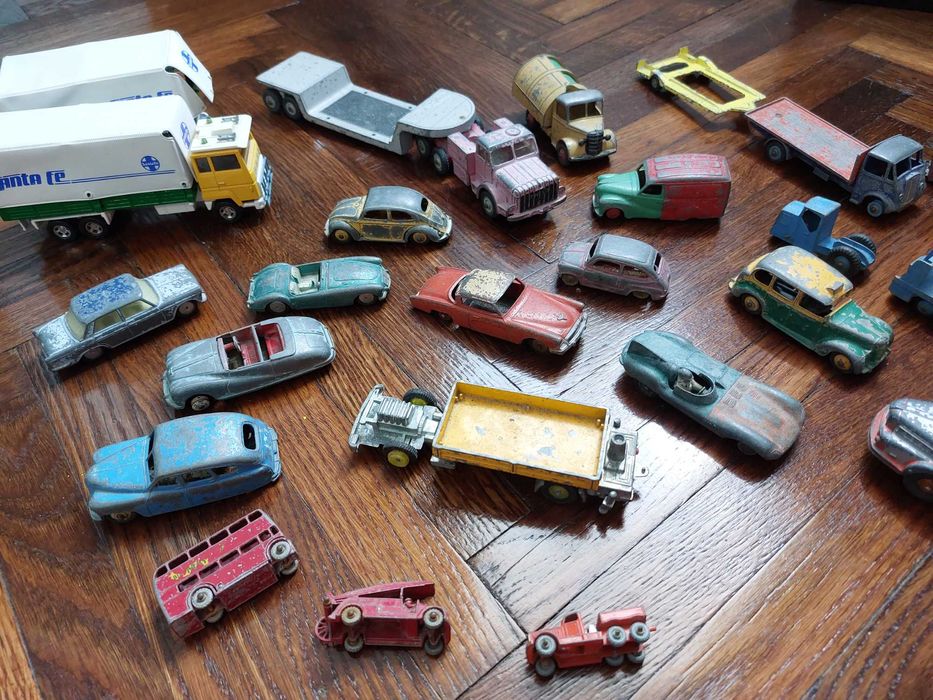 Machete masinute metal Dinky Toys 1940 Matchbox hot wheels Originale!