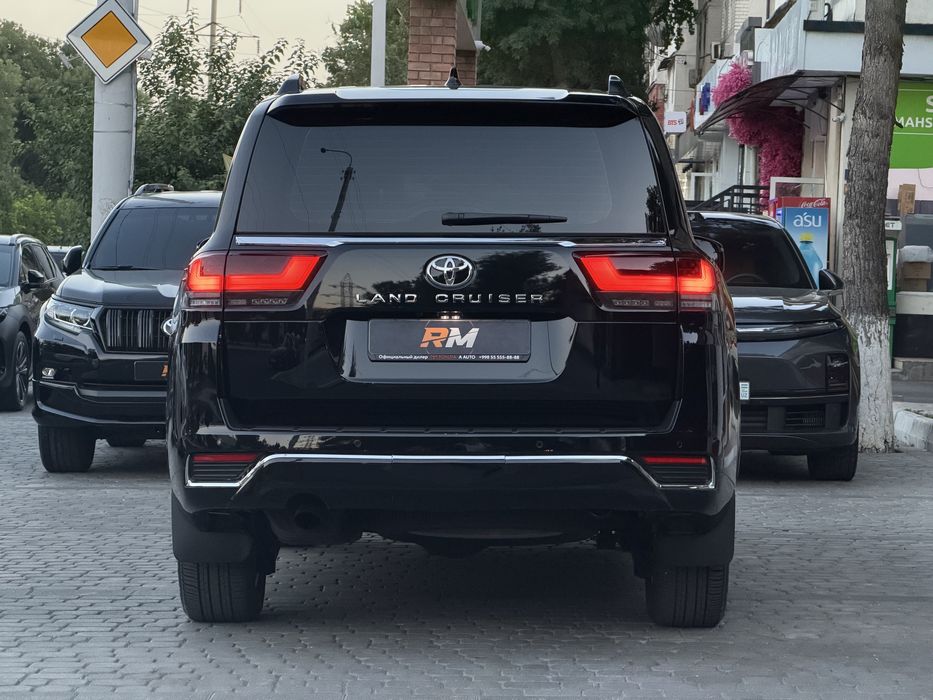 Toyota 300 3.5 full 2026-salondan olingan