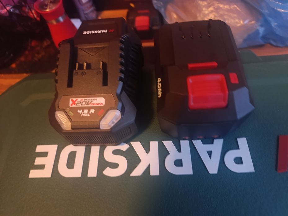 Încărcător și Acumulator 20v 4ah seria noul model parkside