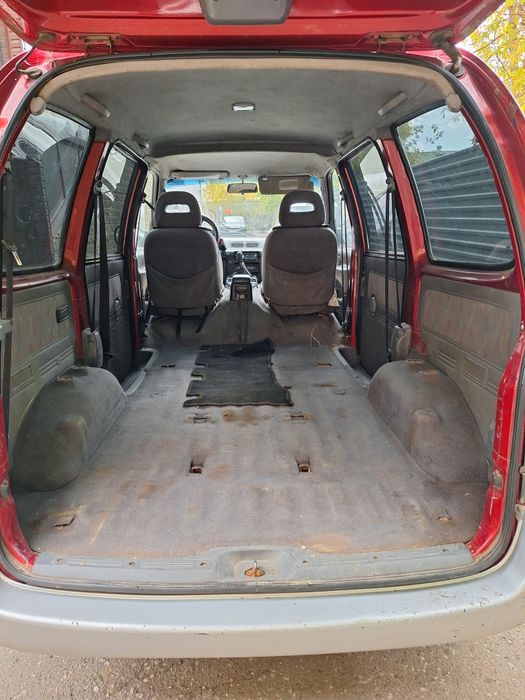 Продам Ниссан Серена