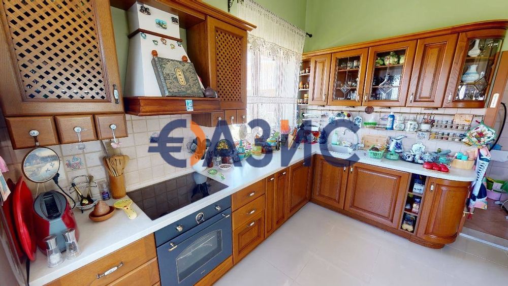 Къща с 4 спални 264 кв.м., в село. Кошарица, България, 385 000 евро