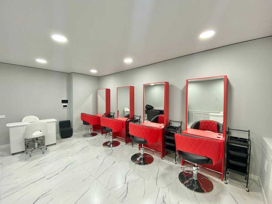 Сдаётся Салон Красоты общей площадью 53 м²