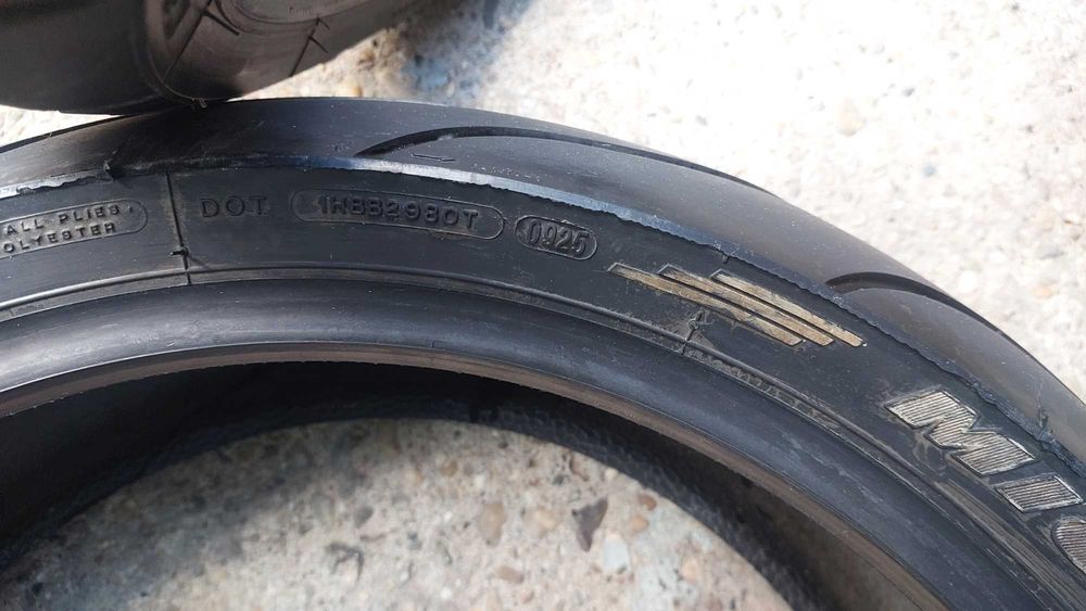 Set 190 50 17 . 120 70 17 dot 2025 Michelin pilot power 2ct