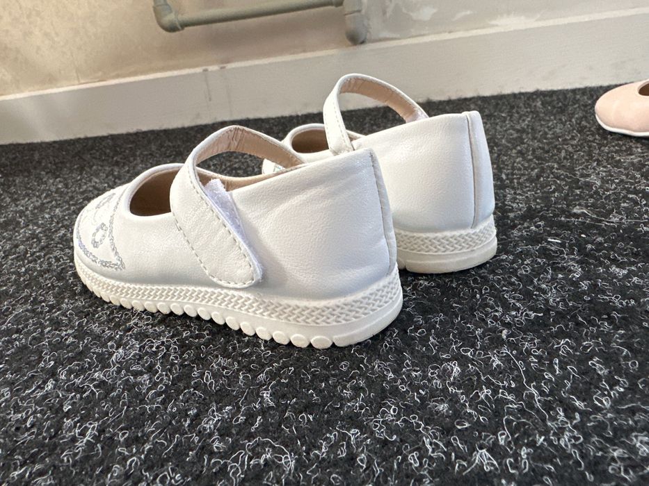 Нарядные туфли для девочки