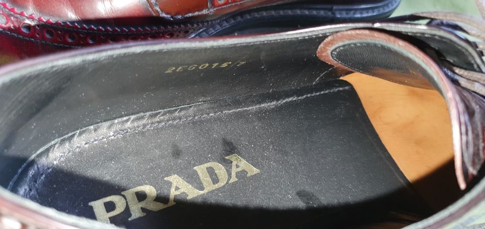 Vand pantofi Prada