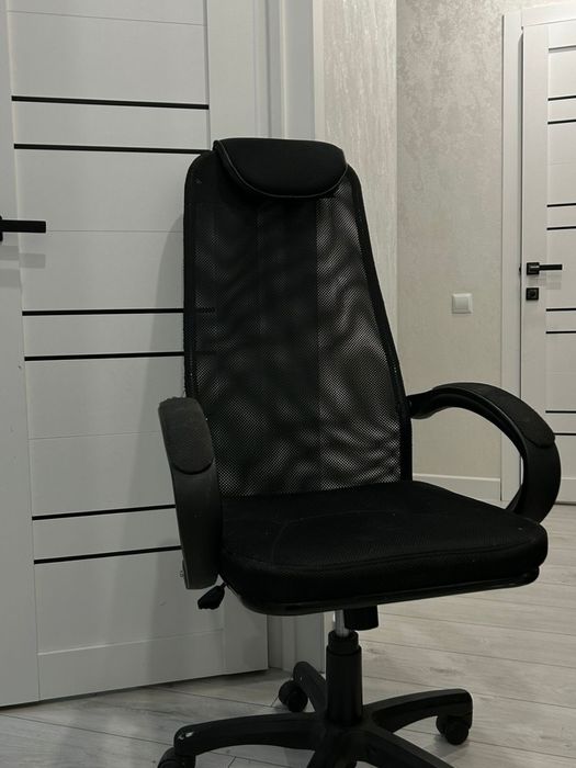 Кресло офисное в отличном состоянии