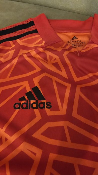 Горница на Adidas