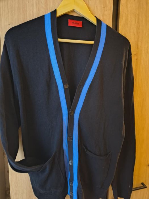 Оригинална жилетка-"Huggo Boss"