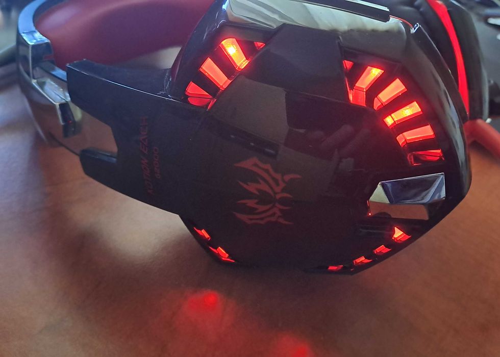 геймърски слушалки Kotion Each G2000, микрофон, LED светлини, червени