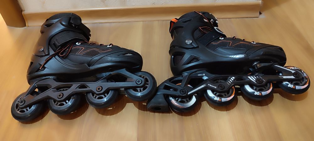 Роликовые коньки