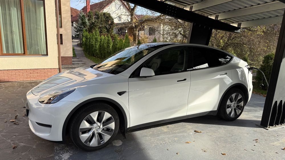 Tesla Model Y Stare Perfectă