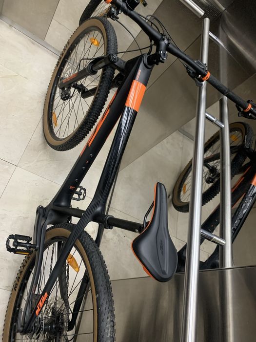 Ktm myroon comp 29 m size