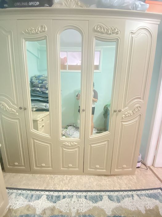 Спальный шкаф и детский шкаф и стульчик в подарок