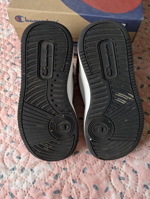 Adidasi Champion marime 29.5