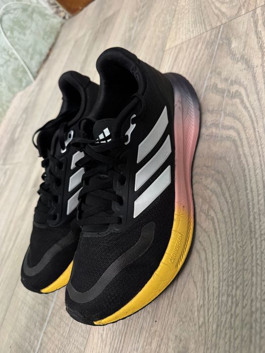 Предлагам маратонки Adidas Runfalcon
