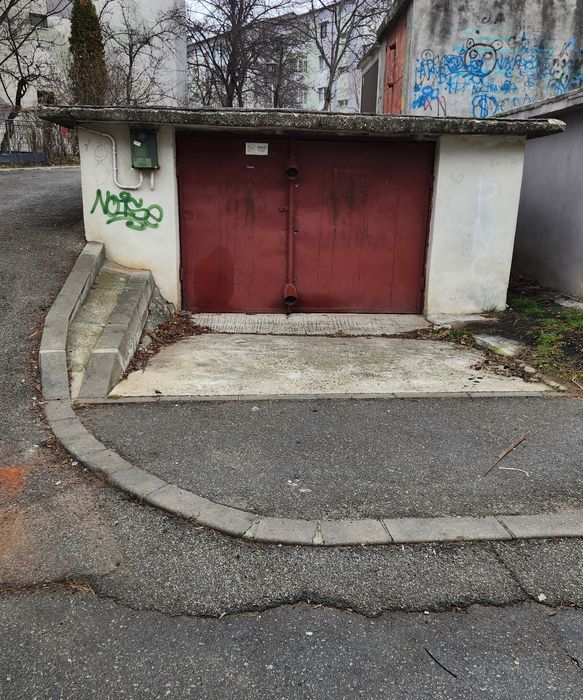 Vand garaj in Slatina