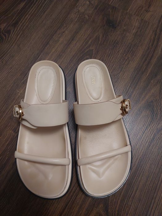 Женские сандалии Зара