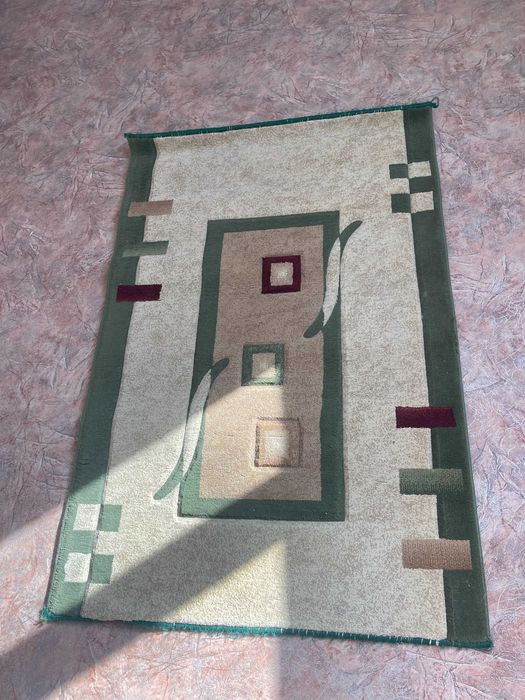 продам ковры Б/У разного размера