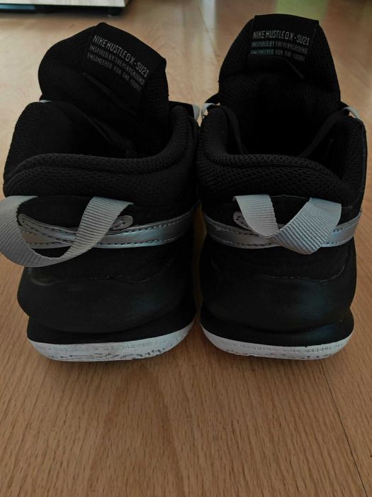 Nike Hustle (38) 24см и NIKE Ruckus (39) 24.5см