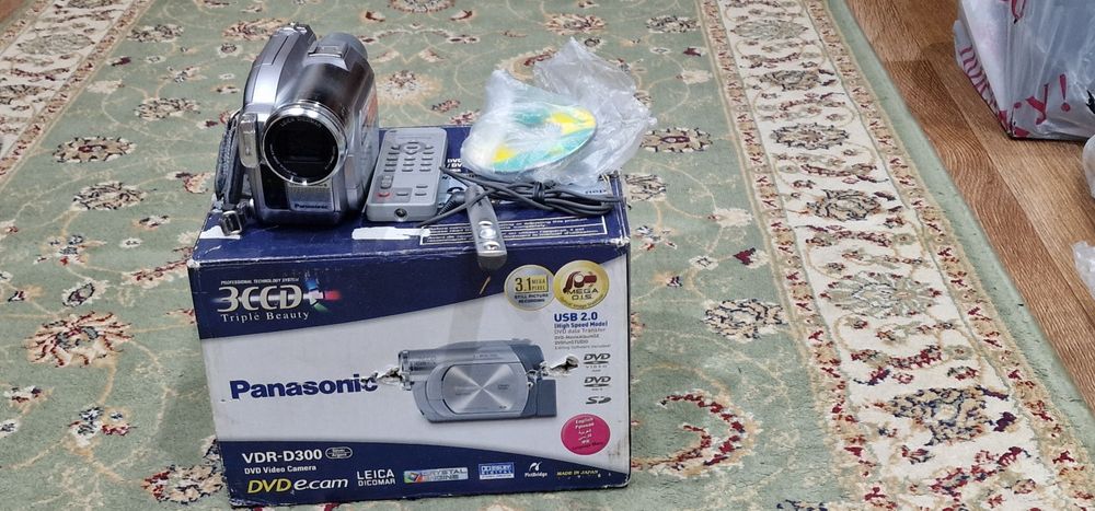 Видеокамера Panasonic DVD