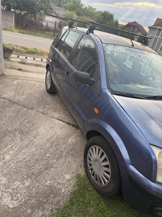 Ford Fusion 2005 Albastru 1.4 diesel Pret : 999euro