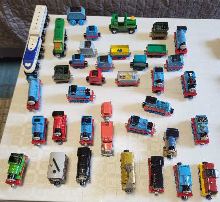 Thomas Metal cu Magnet sau Cârlig.
