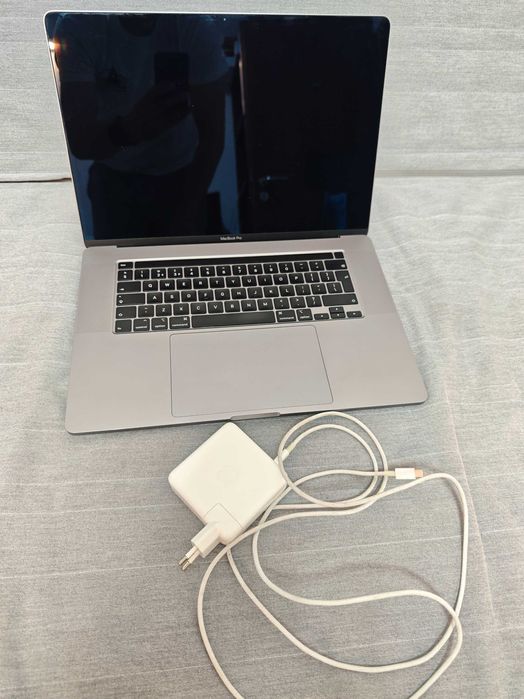 MacBook Pro 16 inch 2019 i9 2,3GHz 16GB 1TB video 4GB A2141 spacegary