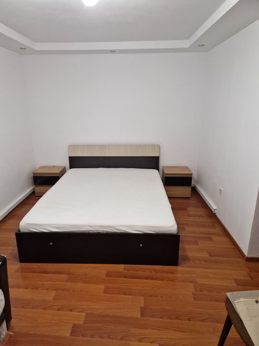 Închiriez garsoniera centru