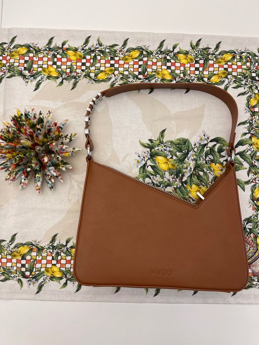 чанти Christallen B, Boss, Kate Spade, ByFar НАМАЛЕНИЕ